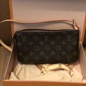 Louis Vuitton purse